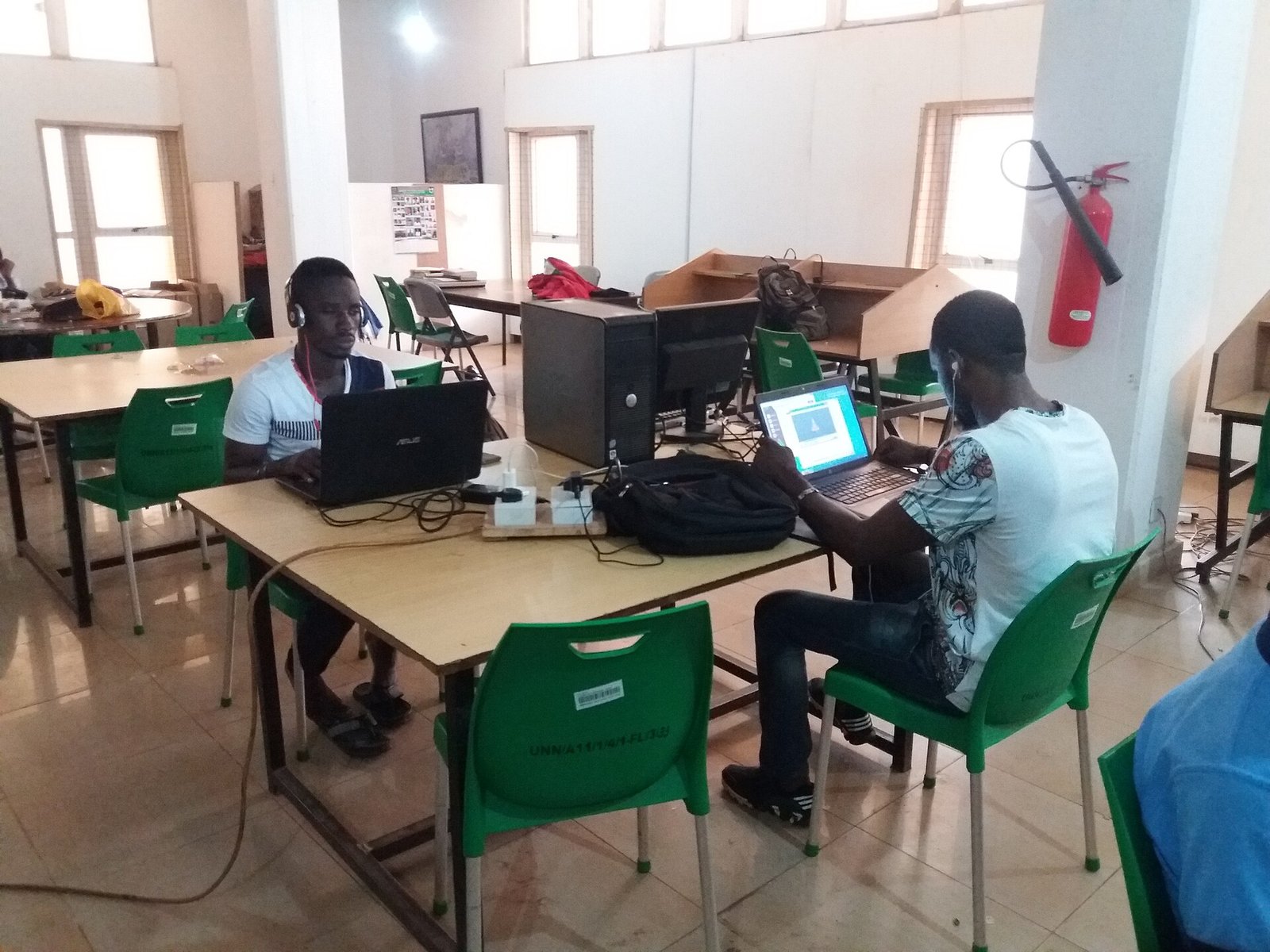 Students with visual impirment in a University Library in Nigeria — photo by Ngozi osadebe (Wikimedia Commons, CC BY-SA 4.0)